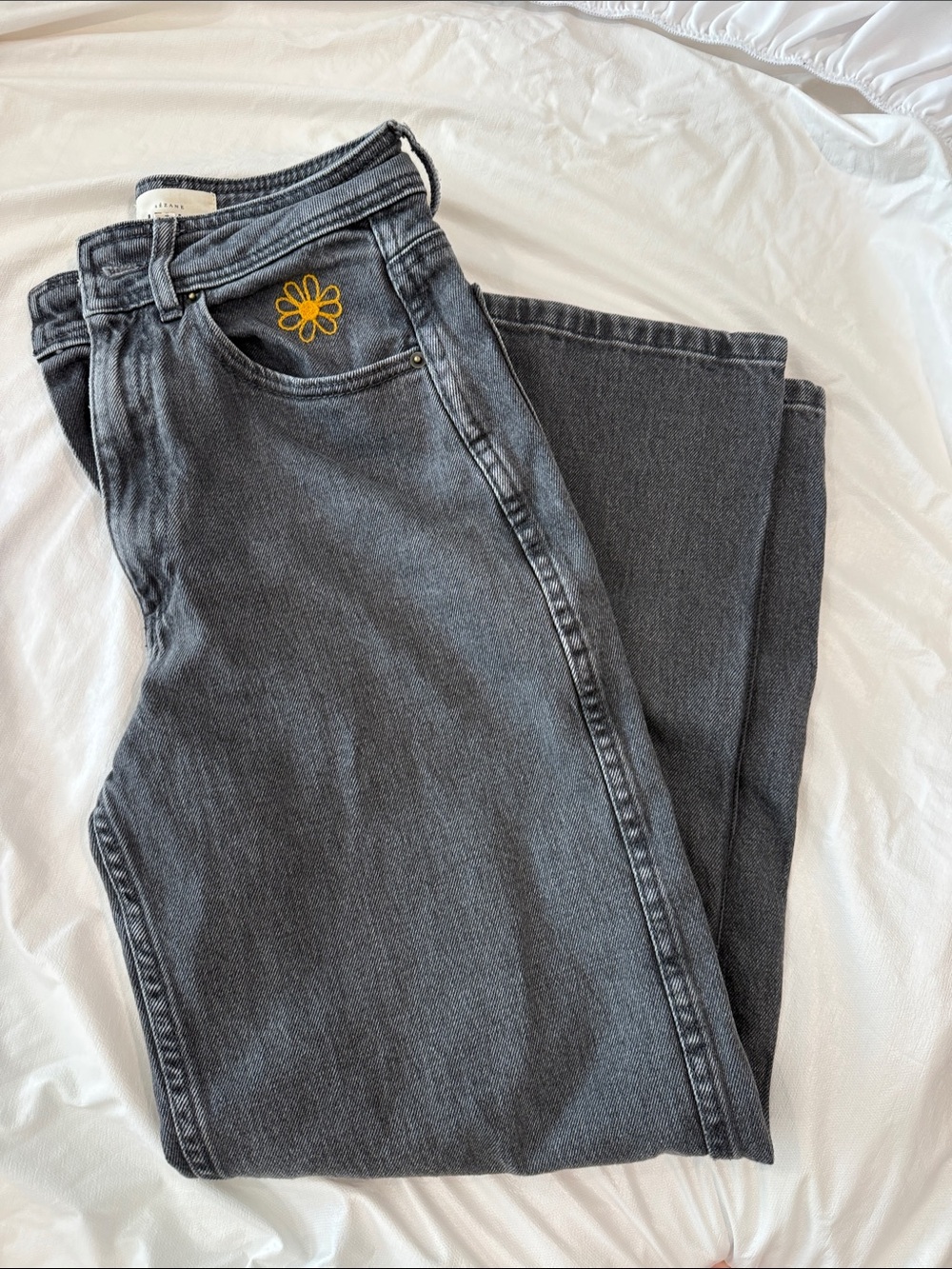 Sezane Denim Black/Charcoal Jeans with Yellow Flower Embroidery - Picture 1 of 8